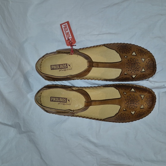 PIKOLINOS Brown Flats with Cutout Design - Picture 2 of 6